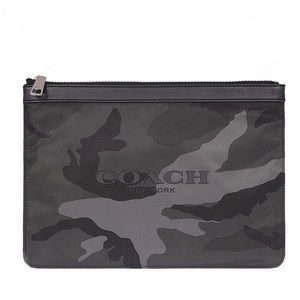 Camouflage Coach Pouch